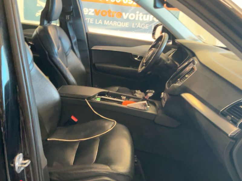 Volvo XC90 2.0 D5 Momentum AWD — zdjęcie 11