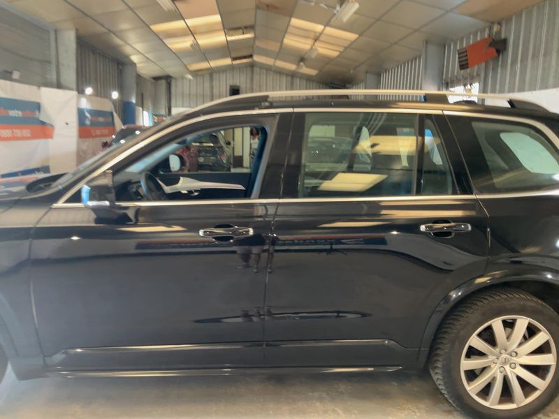 Volvo XC90 2.0 D5 Momentum AWD — zdjęcie 4