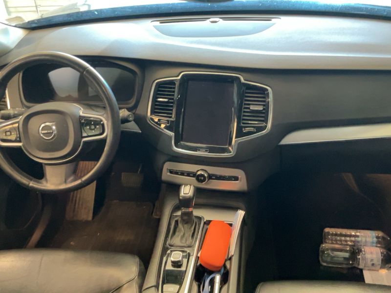 Volvo XC90 2.0 D5 Momentum AWD — zdjęcie 12