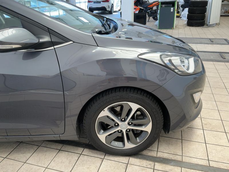 Hyundai i30 1.6 GDI Trend blue — zdjęcie 8