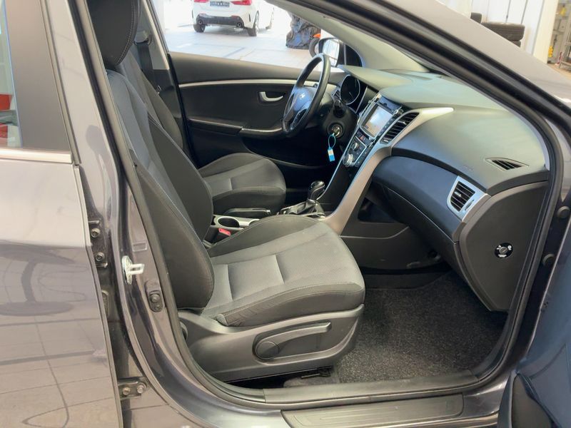 Hyundai i30 1.6 GDI Trend blue — zdjęcie 11