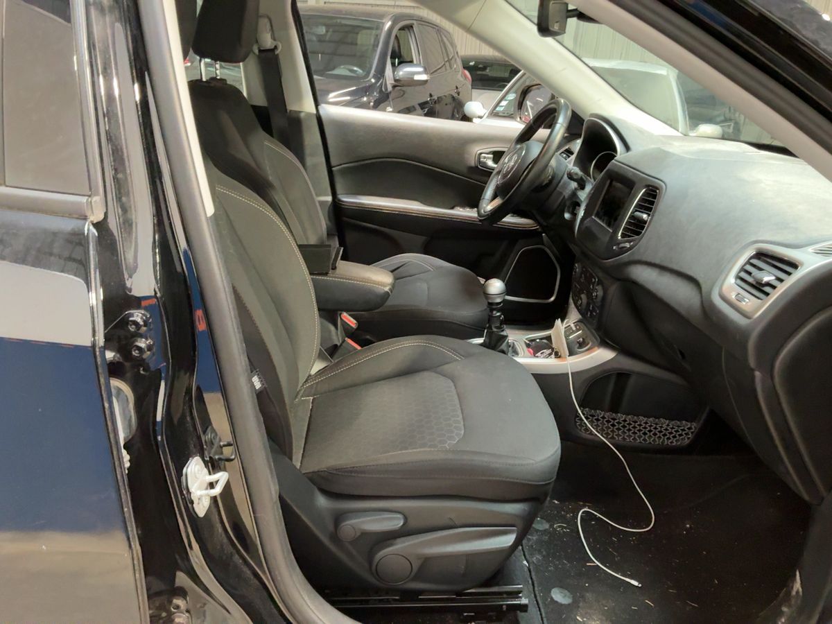 Jeep Compass 2019 — photo 17