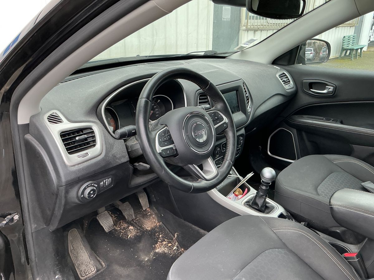 Jeep Compass 2019 — photo 31