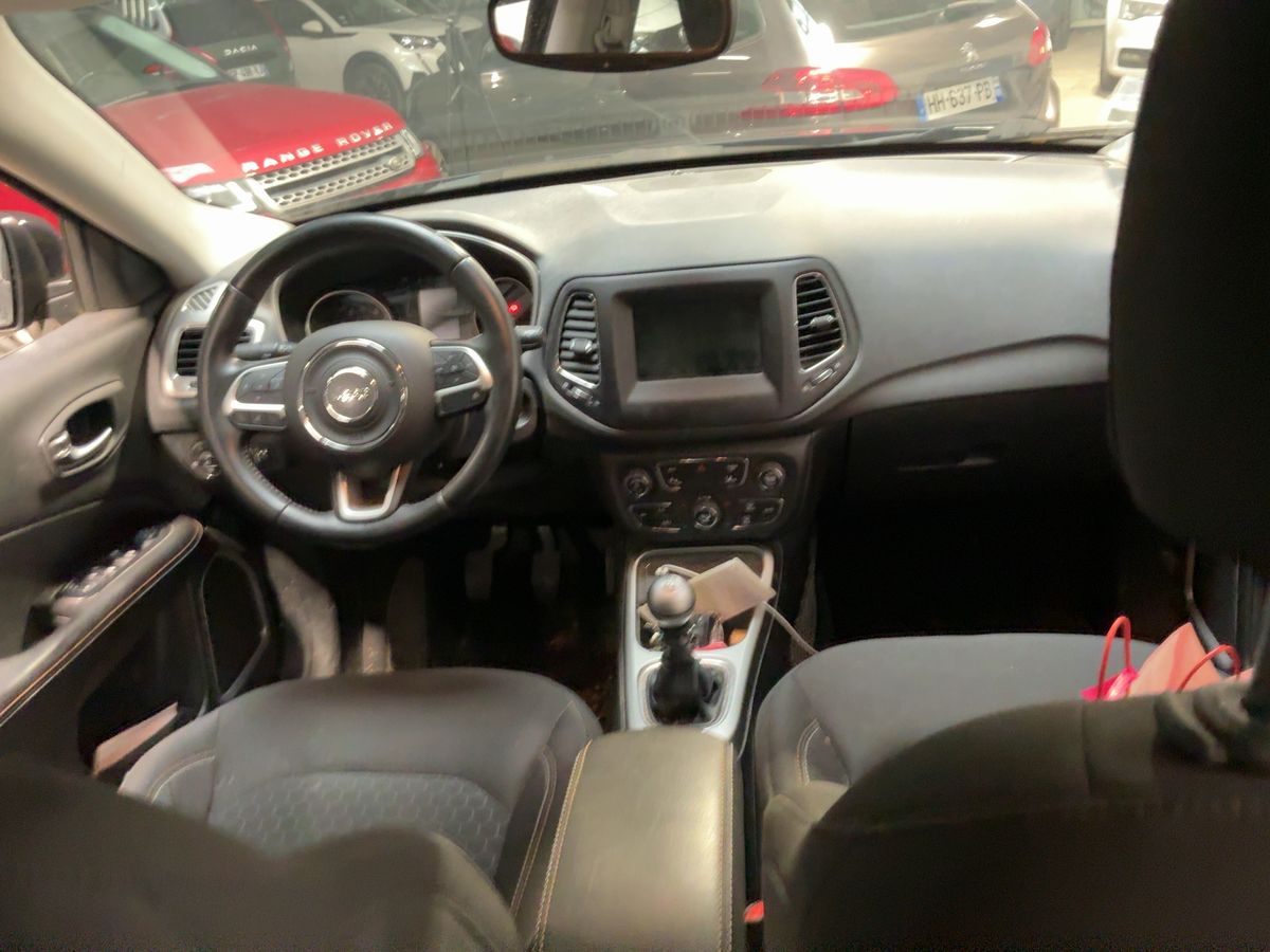 Jeep Compass 2019 — photo 18
