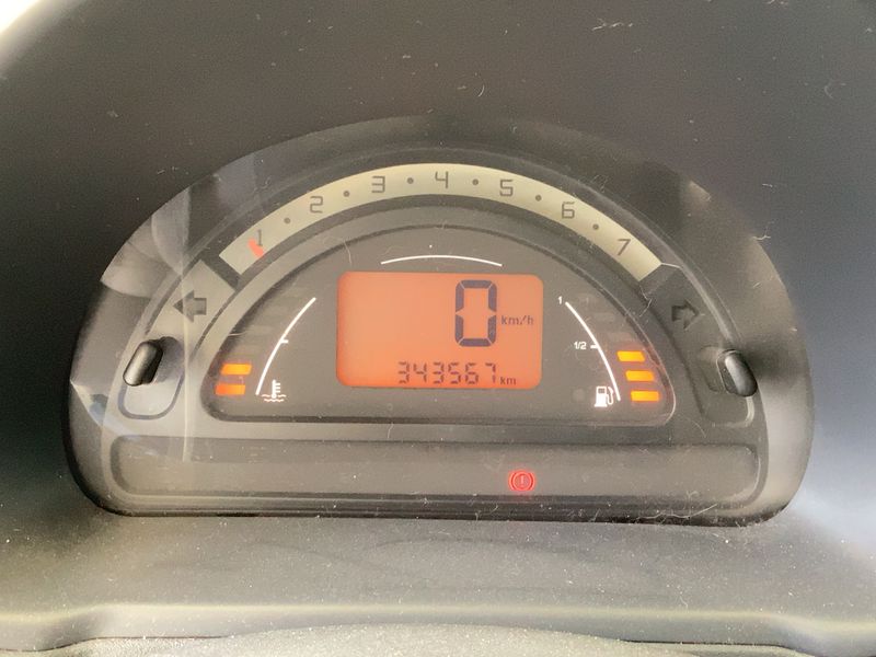 Citroen C2 1.4 HDi Entreprise — zdjęcie 13