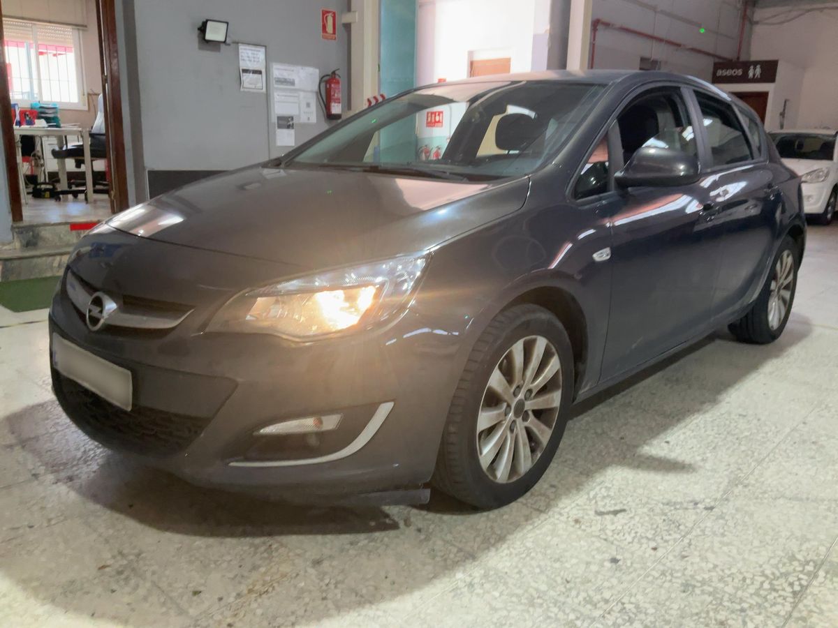 Opel Astra 2013