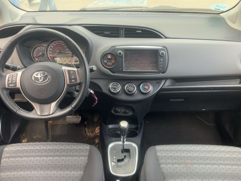 Toyota Yaris 1.33 Dual VVT-i Active — zdjęcie 12