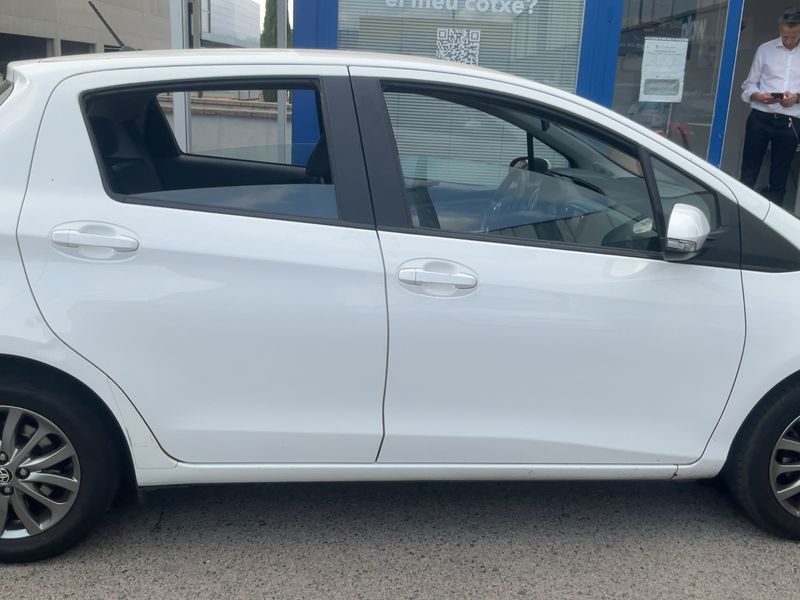 Toyota Yaris 1.33 Dual VVT-i Active — zdjęcie 7