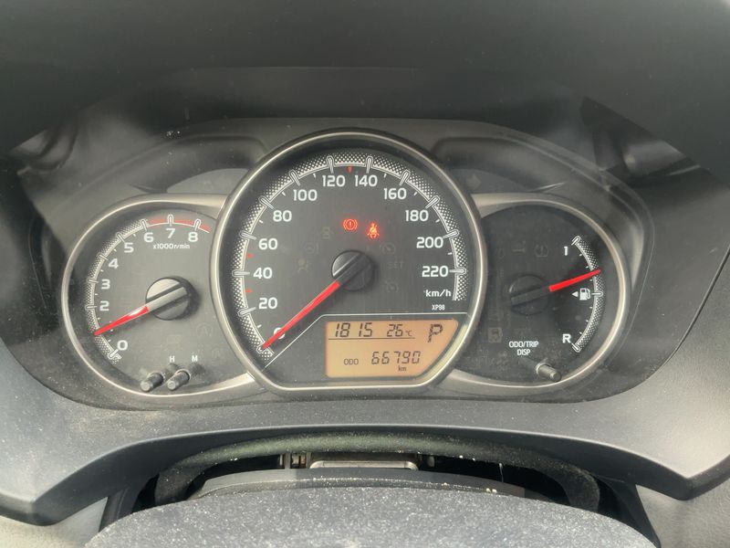 Toyota Yaris 1.33 Dual VVT-i Active — zdjęcie 13