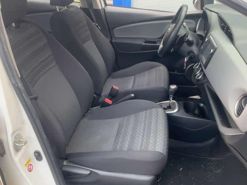 Toyota Yaris 1.33 Dual VVT-i Active — zdjęcie 11