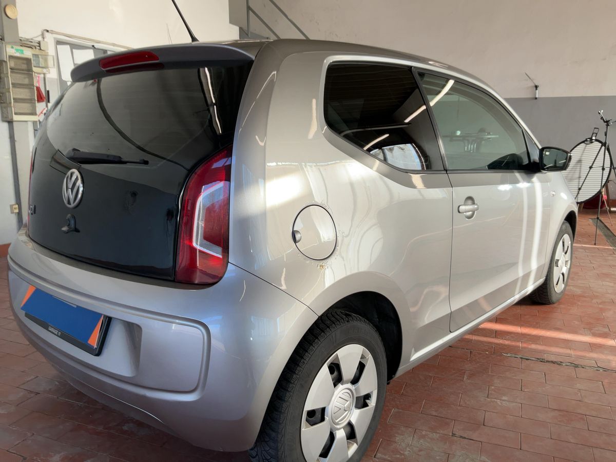 Volkswagen up! 2014 — photo 9