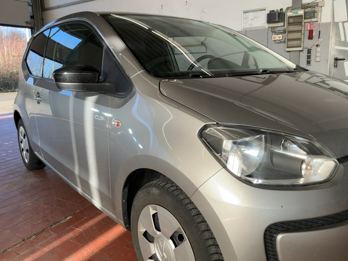 Volkswagen up! 2014 — photo 13