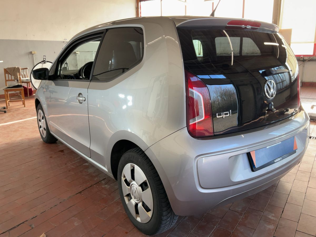 Volkswagen up! 2014 — photo 7