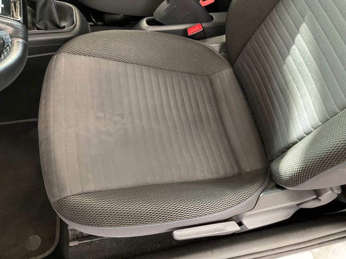 Volkswagen up! 2014 — photo 30