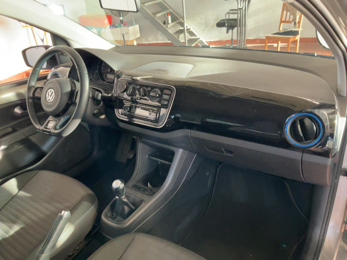 Volkswagen up! 2014 — photo 19