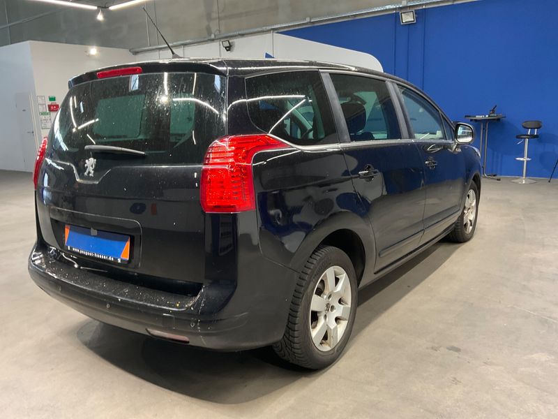 Peugeot 5008 2.0 HDi Family 2012 – снимка 2
