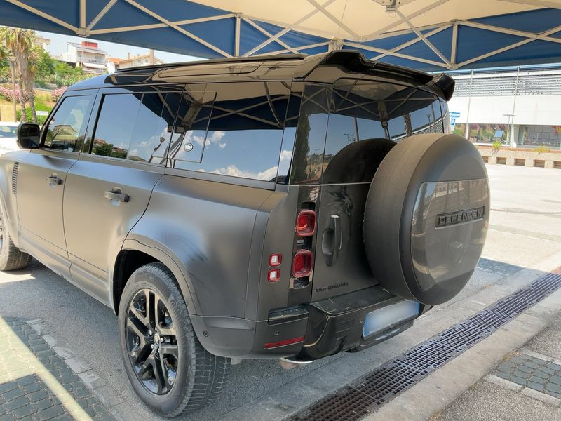 Land Rover Defender D250 Mild-Hybrid 110 XS Edition — zdjęcie 3
