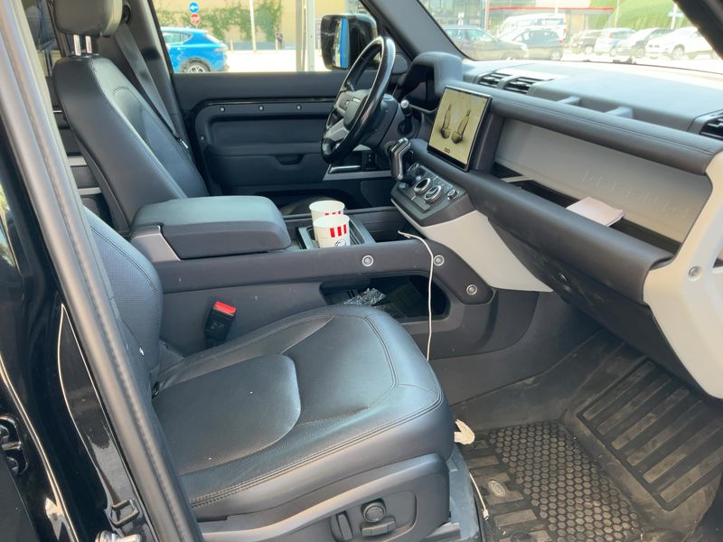 Land Rover Defender D250 Mild-Hybrid 110 XS Edition — zdjęcie 11
