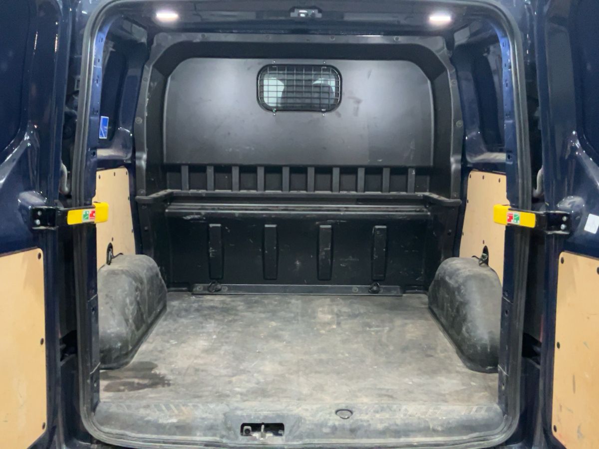 Ford Tourneo 2022 — photo 16