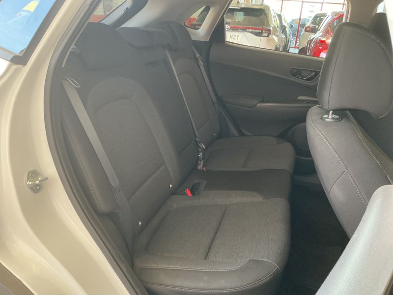 Hyundai Kona 1.6 Hybrid SLE 2WD — zdjęcie 13