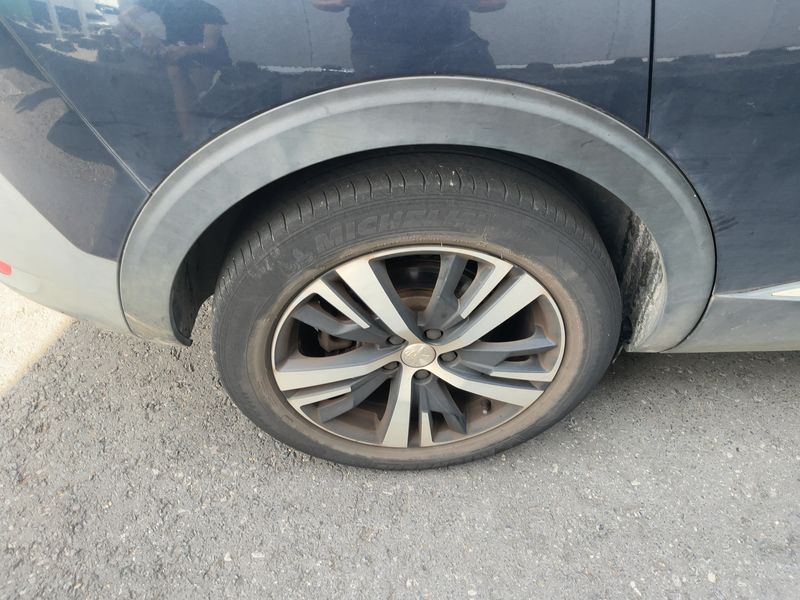 Peugeot 5008 1.5 Blue-HDi Allure 2018 – снимка 9
