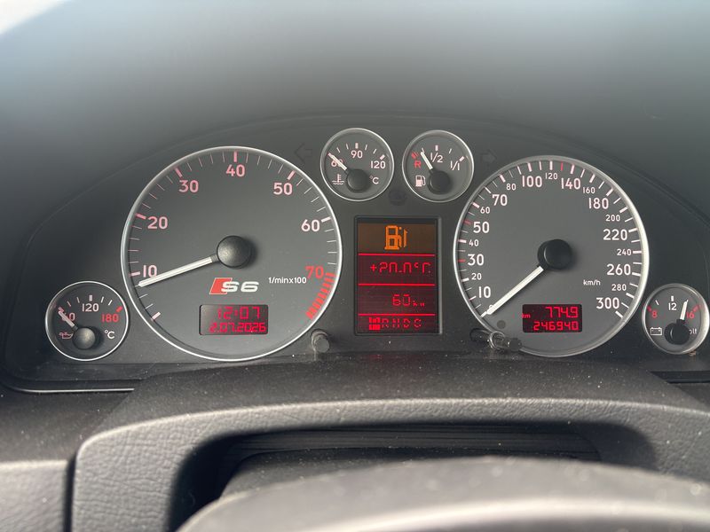 Audi S6 4.2 V8 quattro — zdjęcie 12