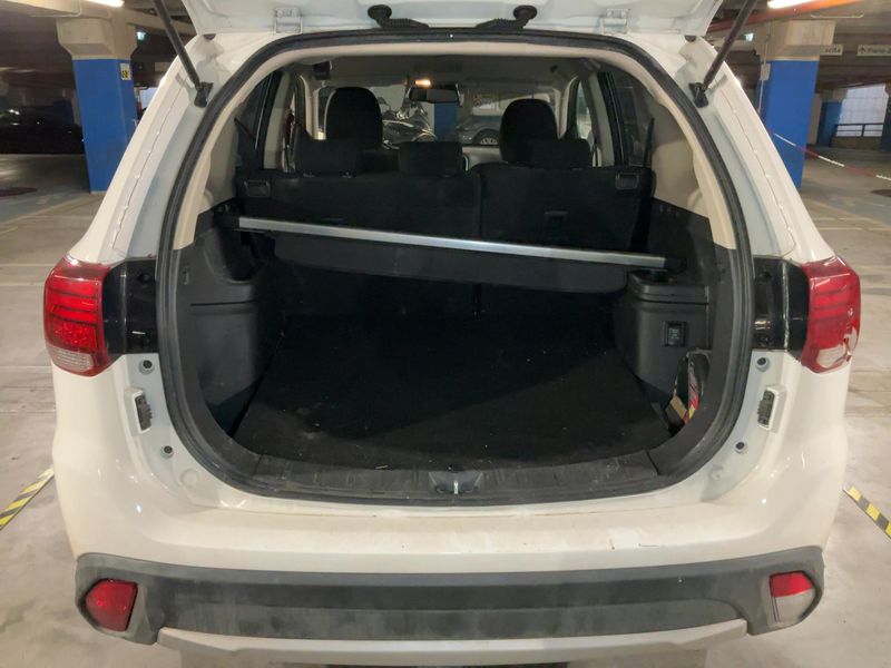 Mitsubishi Outlander 2.2 DI-D Instyle 2WD — zdjęcie 10