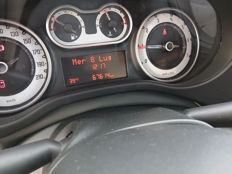 Fiat 500L 1.4 Easy — zdjęcie 11