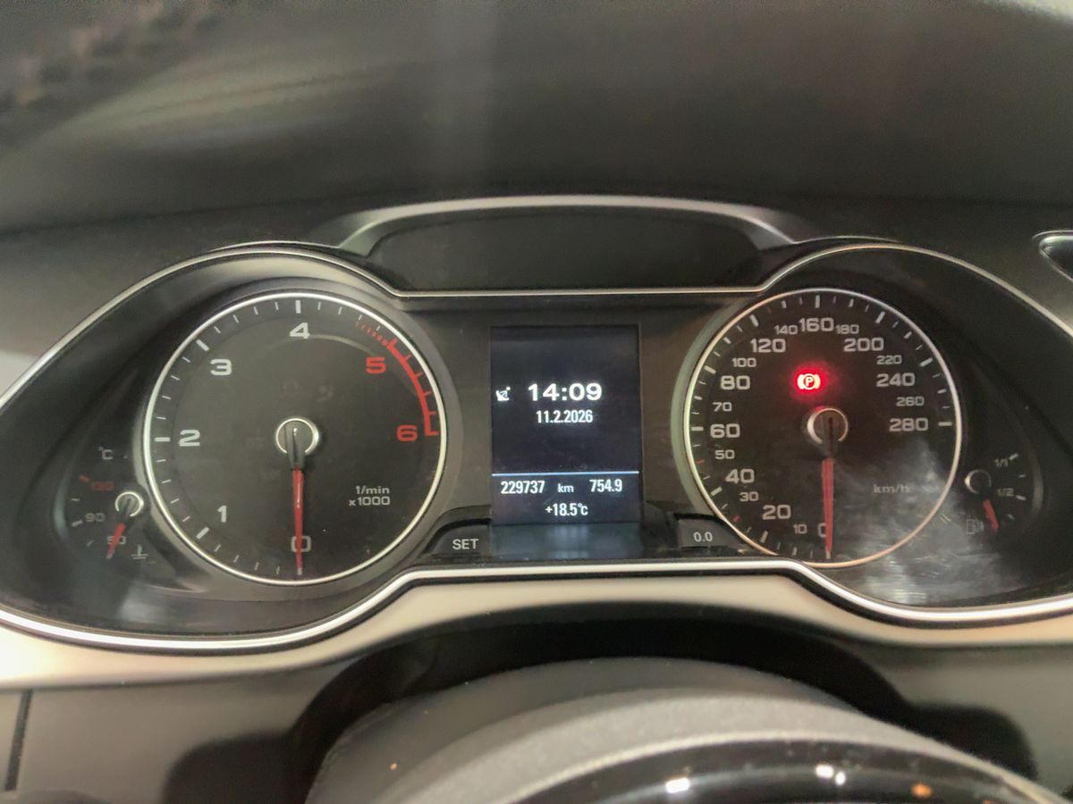 Audi A4 2015 — photo 20