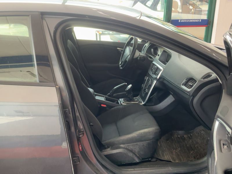 Volvo V40 1.6 D2 Kinetic — zdjęcie 11