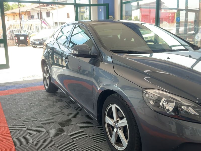 Volvo V40 1.6 D2 Kinetic — zdjęcie 8