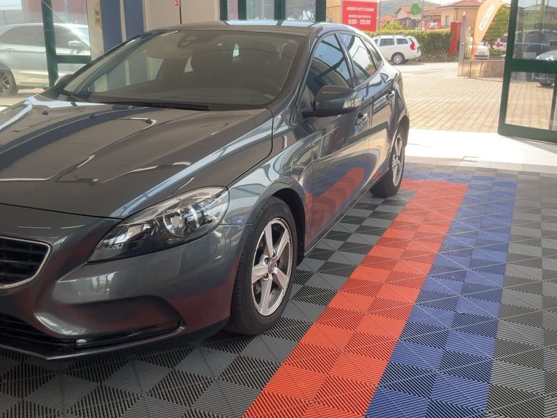 Volvo V40 1.6 D2 Kinetic — zdjęcie 2