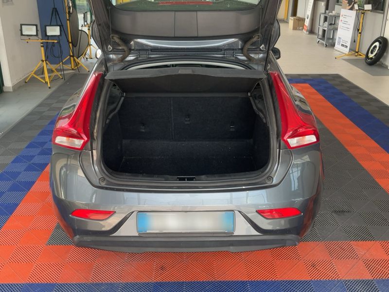 Volvo V40 1.6 D2 Kinetic — zdjęcie 10
