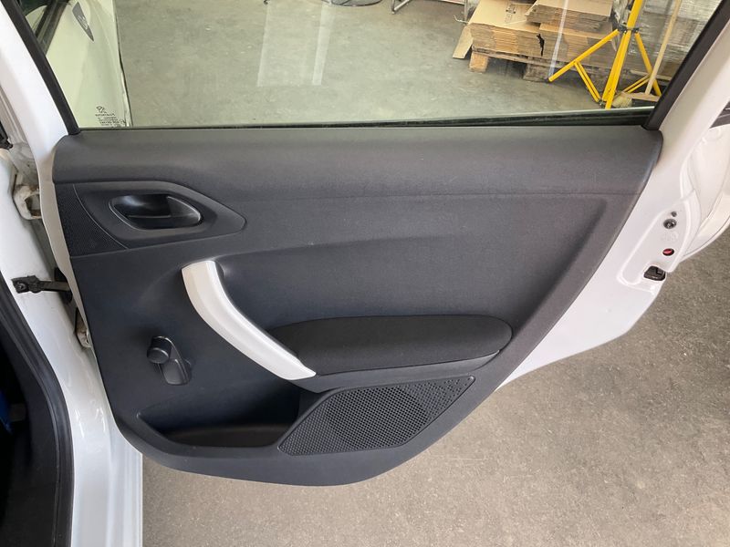 Peugeot 208 1.2 PureTech Like 2017 – снимка 31
