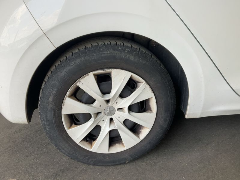 Peugeot 208 1.2 PureTech Like 2017 – снимка 9