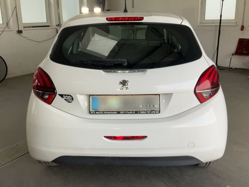 Peugeot 208 1.2 PureTech Like 2017 – снимка 7