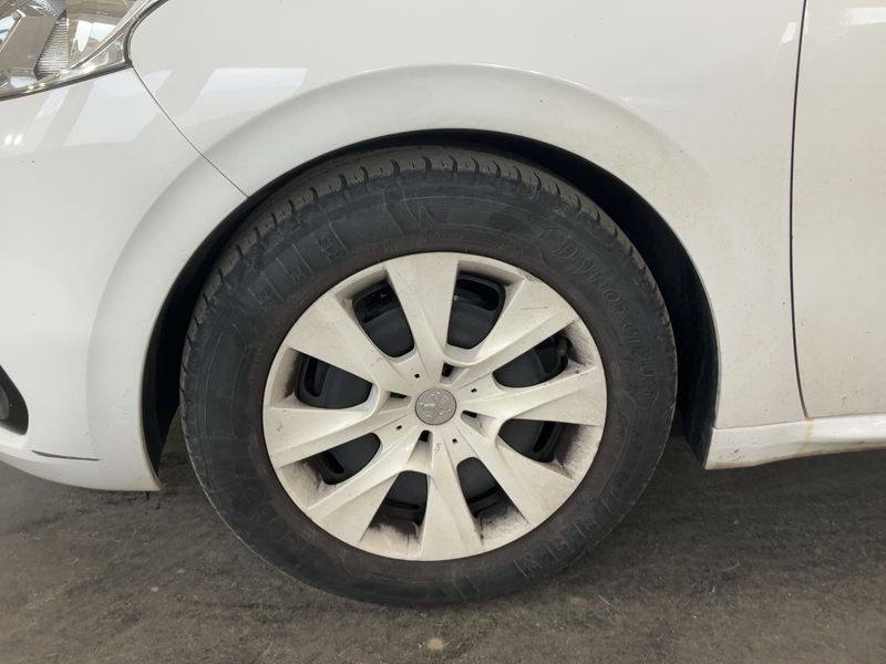 Peugeot 208 1.2 PureTech Like 2017 – снимка 3