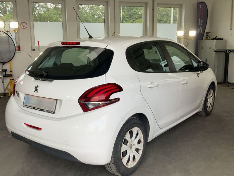 Peugeot 208 1.2 PureTech Like 2017 – снимка 8
