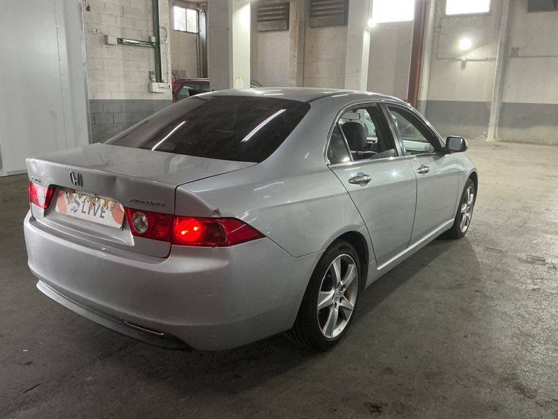 Honda Accord 2.2 CTDI I-CTDi Executive — zdjęcie 2