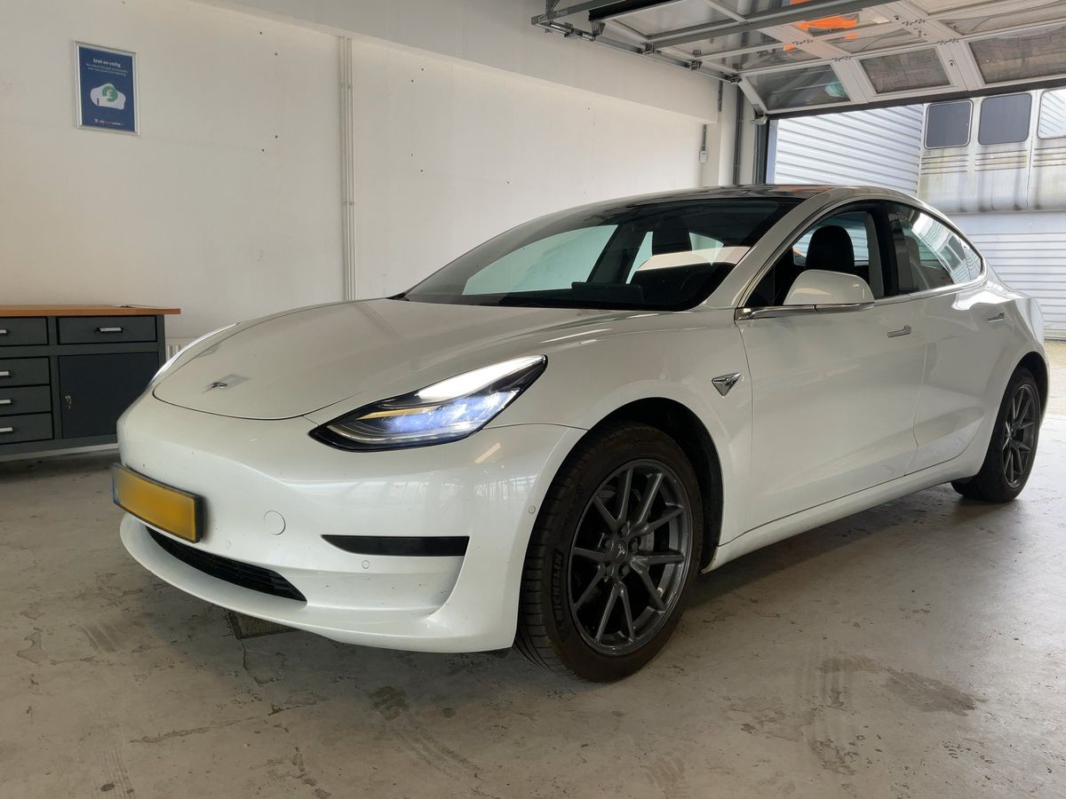 Tesla Model 2019