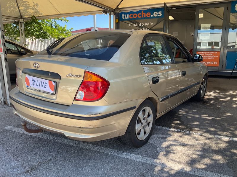 Hyundai Accent 1.3 GS — zdjęcie 2