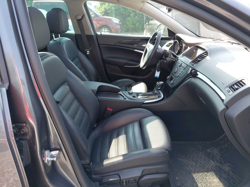 Opel Insignia Sports Tourer 2.0 Turbo Innovation 4x4 — zdjęcie 10