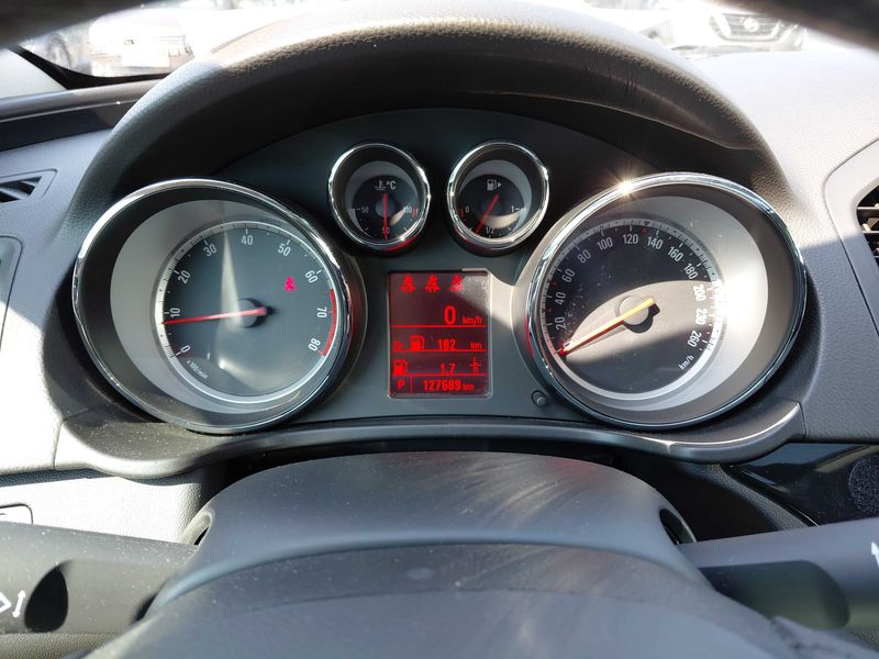 Opel Insignia Sports Tourer 2.0 Turbo Innovation 4x4 — zdjęcie 12