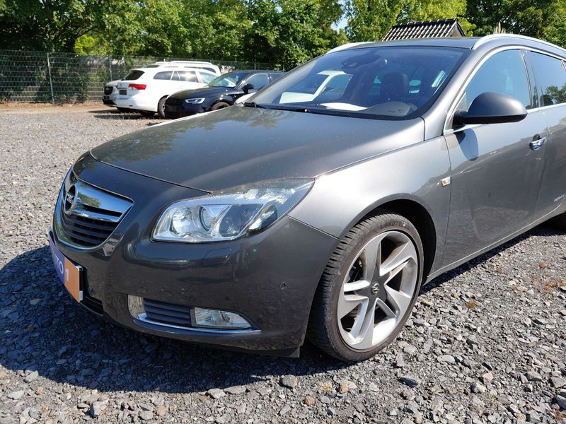 Opel Insignia Sports Tourer 2.0 Turbo Innovation 4x4 — zdjęcie 2