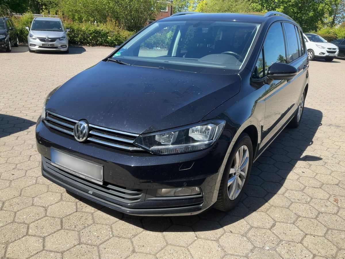 Volkswagen Touran 2016 — photo 1