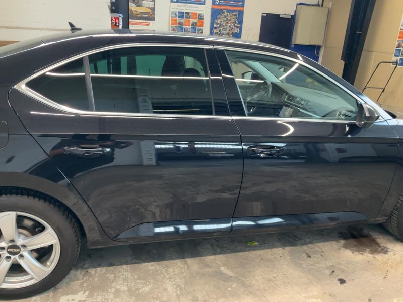 Skoda Superb 1.8 TSI Style — zdjęcie 7