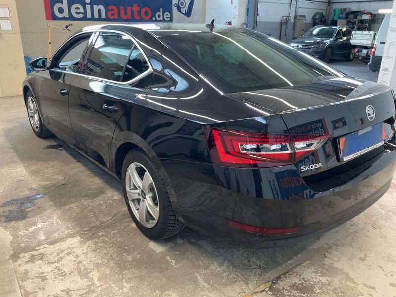 Skoda Superb 1.8 TSI Style — zdjęcie 3