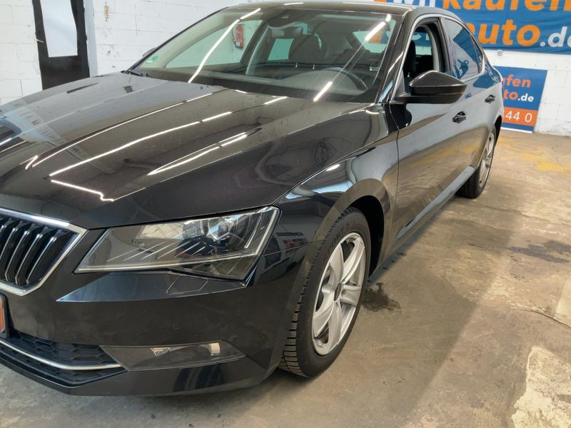 Skoda Superb 1.8 TSI Style — zdjęcie 2