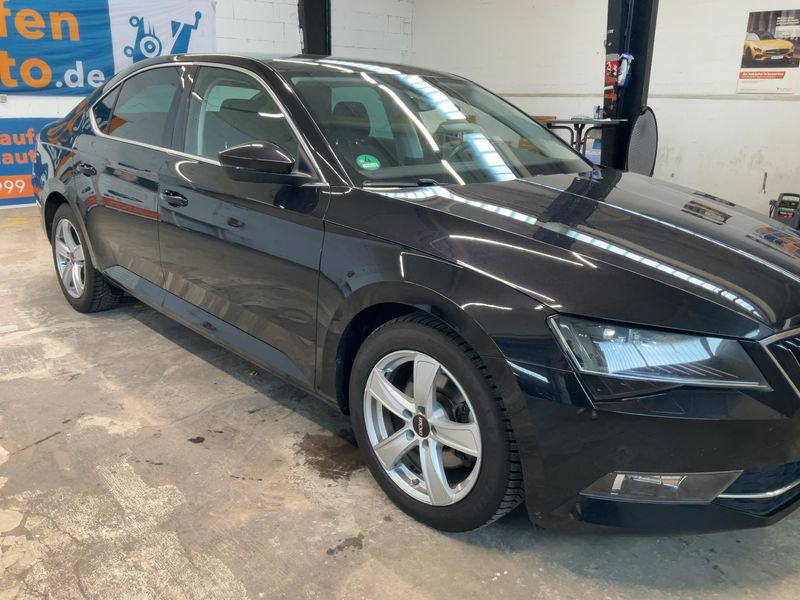 Skoda Superb 1.8 TSI Style — zdjęcie 8