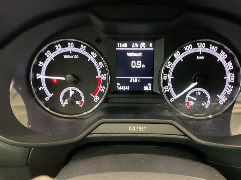 Skoda Superb 1.8 TSI Style — zdjęcie 13